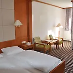 Zum Mohren Hotell 4*