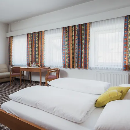 Zum Mohren Hotell 4*